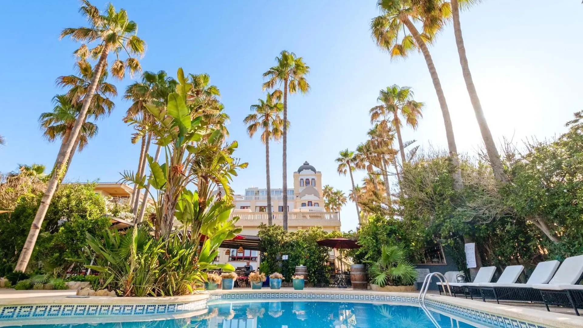 Hotel Ciutat Jardi contacts
